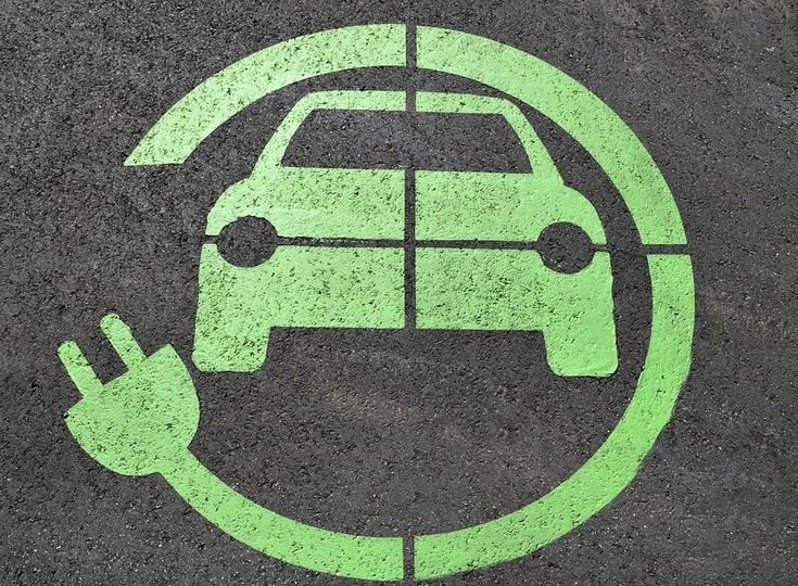 en ciudad, el coche eléctrico debe pagar